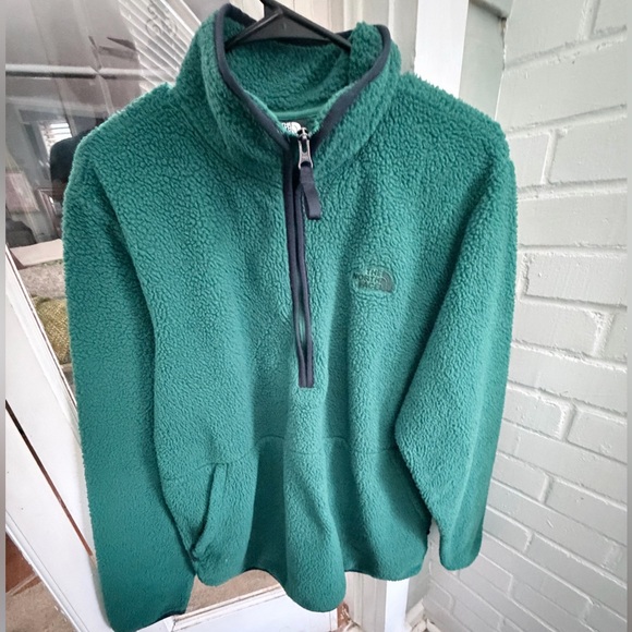 The North Face Tops - The North Face green Fleece Pull over with zipper